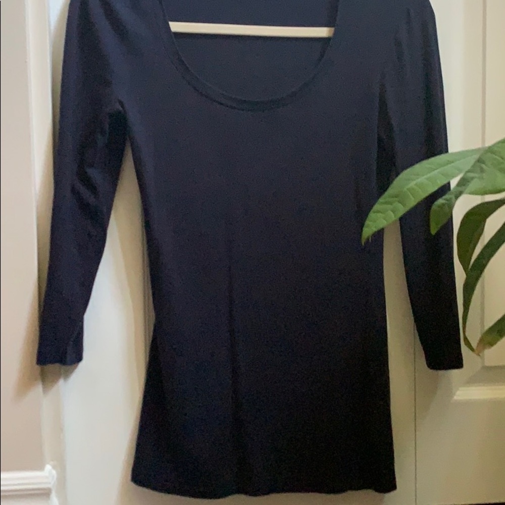 Tops - Picture 3 of 4